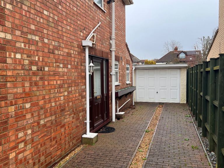 Three bedrooms house for renting 