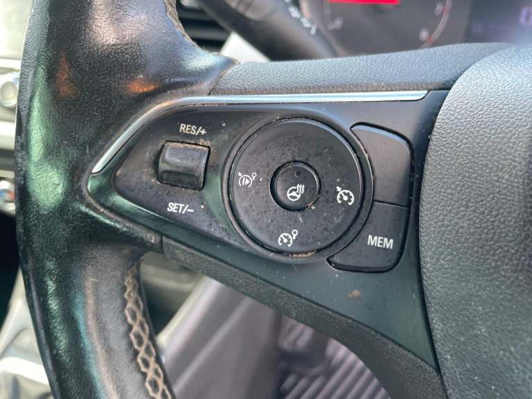 2021 Vauxhall Crossland 1.2 Griffin SUV 5dr Petrol Manual Euro 6 (s/s) (83 ps) HATCHBACK Petrol M...