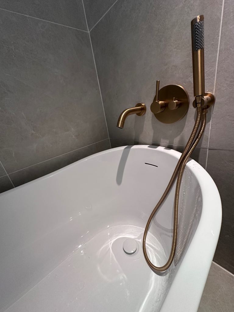 Bathroom fitter,Tiler, plumber, painter, electrical and plasterer
