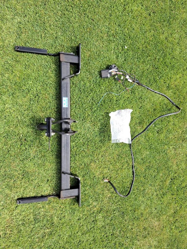 Ford connect tourneo tow bar and electric s 