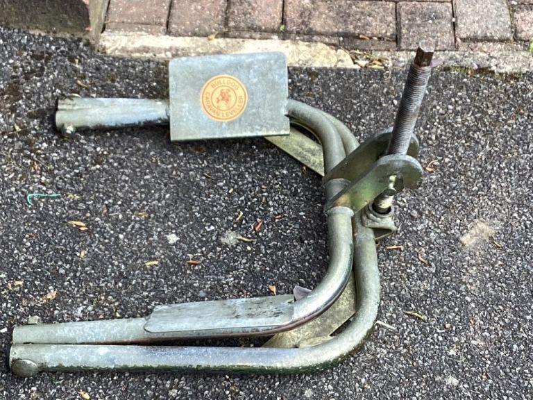 Bulldog Caravan Jack