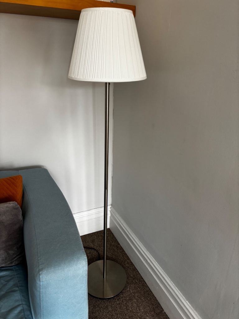 Modern Floor Lamp with White Pleated Shade – Good Condition