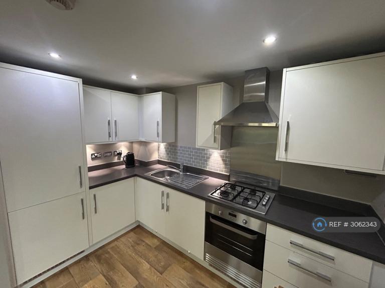 2 bedroom flat in Buttermere Crescent, Doncaster, DN4 (2 bed) (#3062343)