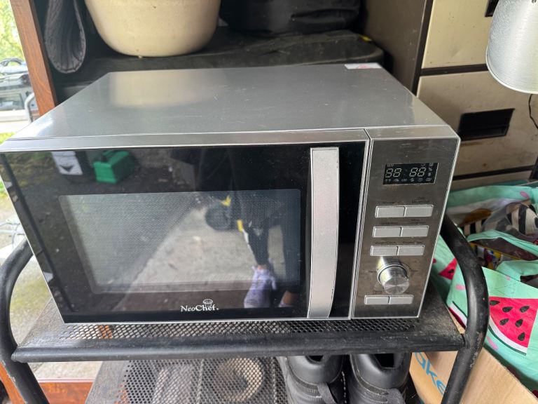 NeoChef Microwave Oven – Silver, Good Condition