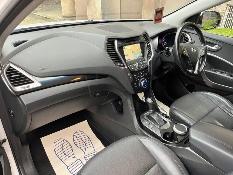 Hyundai, SANTA FE,Auto,tow bar, white, 4WD, FSH, new wheels, MOT & service! No advisory’s, 2014, 4X4