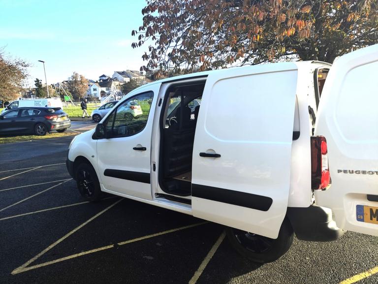 2018 Peugeot Partner 850 1.6 BlueHDi 100 Professional Van [non SS] PANEL VAN Diesel Manual