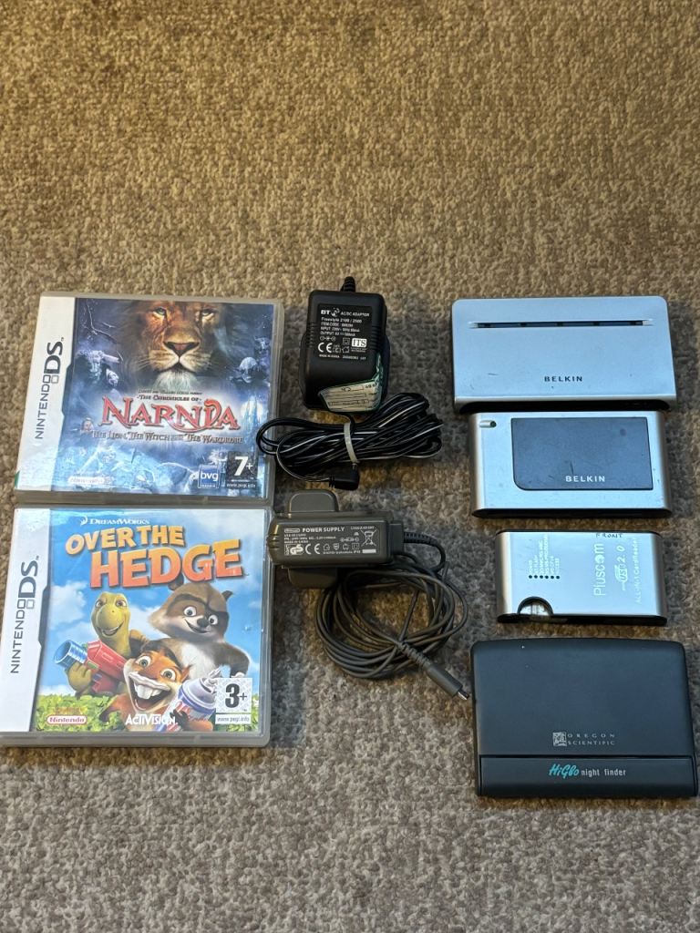 Joblot bundle of electrical items Nintendo card readers belkin ect
