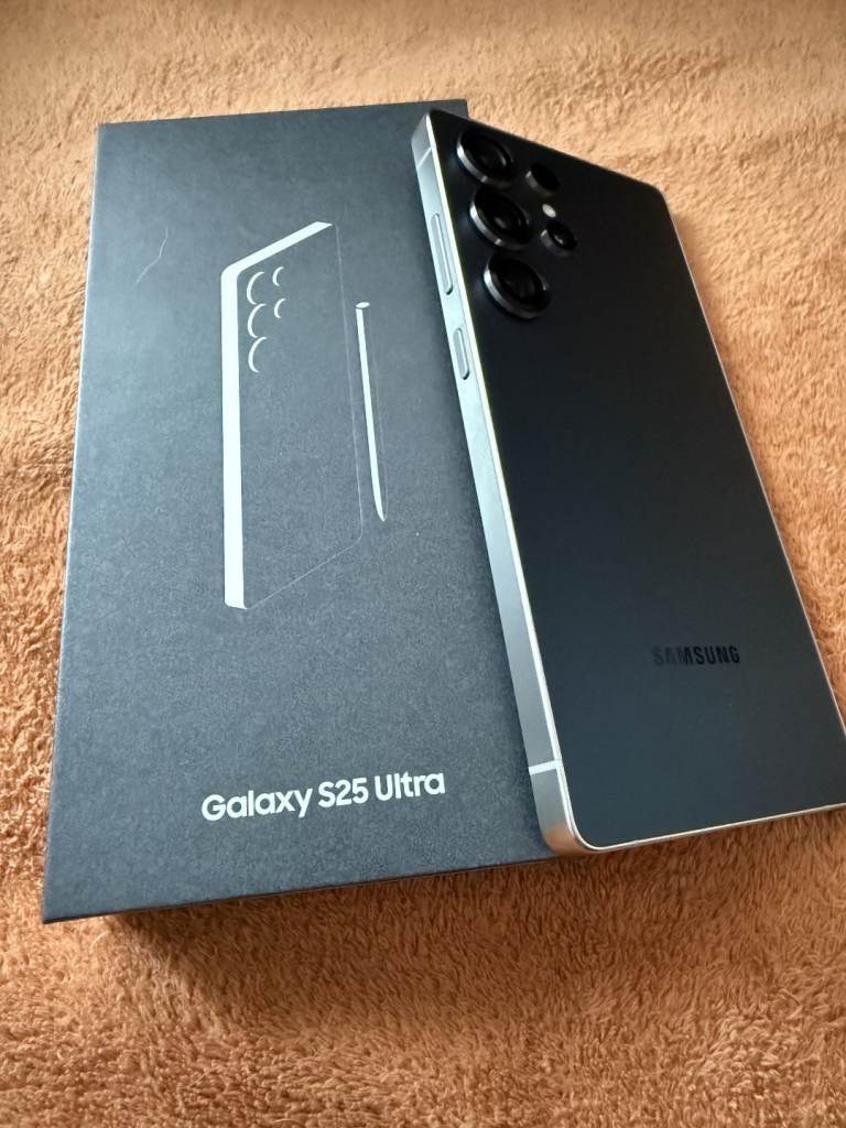 Samsung Galaxy S25 Ultra – Black, As Good As New