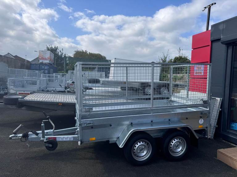 BRAND NEW 8,2ft x 4,3ft (BC752) TWIN AXLE MASTER TRAILER WITH 80CM MESH 1300KG