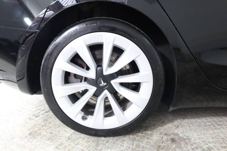 2021 Tesla Model 3 (Dual Motor) Long Range Auto 4WDE 4dr Saloon ELECTRIC Automatic