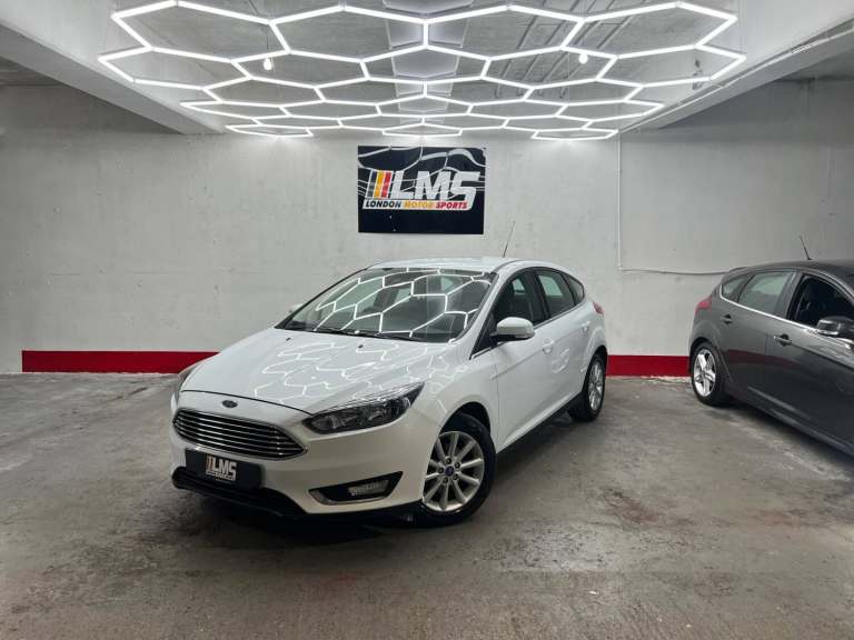 2016 Ford Focus 1.0 EcoBoost 125 Titanium 5dr HATCHBACK Petrol Manual