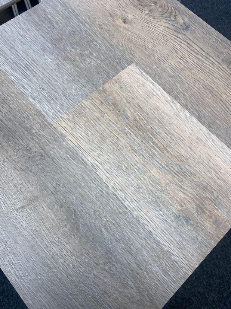 Vinyl click flooring 