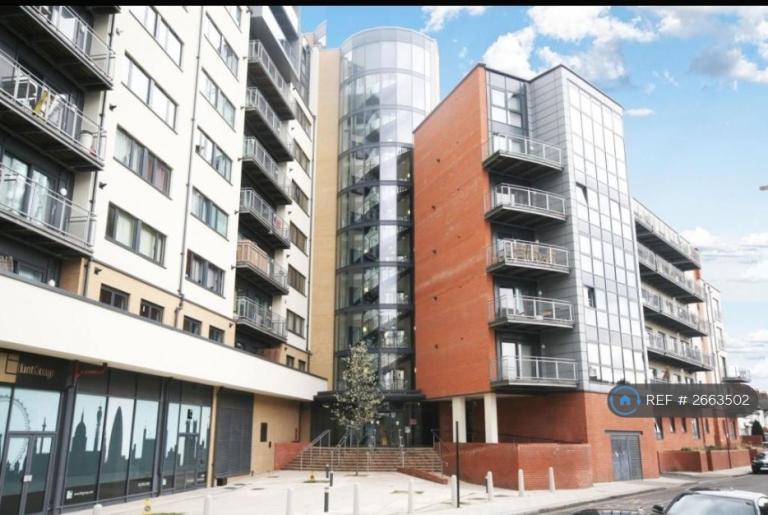 2 bedroom flat in Perth Road, Ilford, IG2 (2 bed) (#2663502)