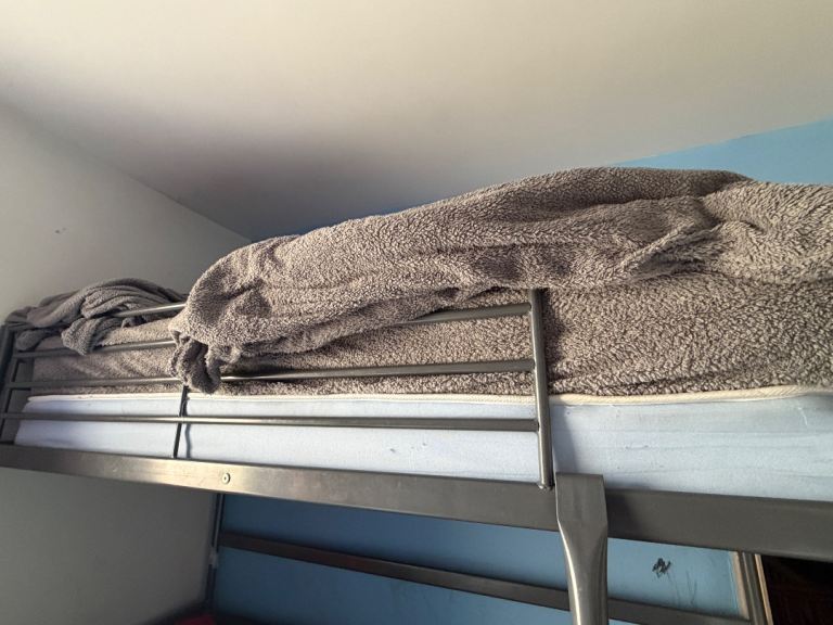 Single Metal Bunk Bed Frame – Good Condition