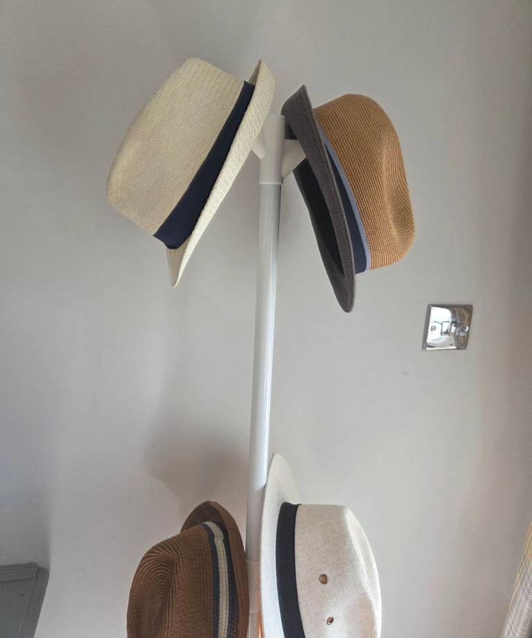 HAT / COAT STAND