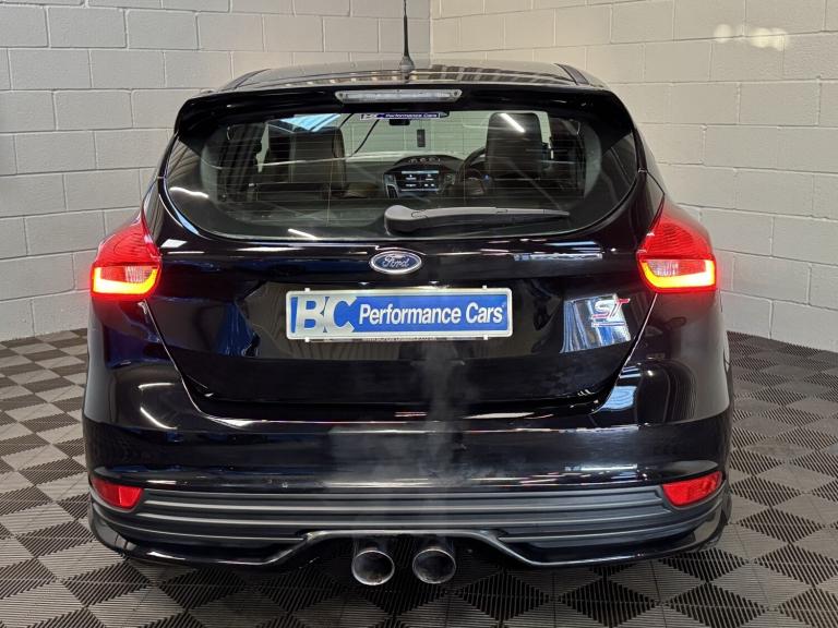 FORD FOCUS 2.0 T EcoBoost ST-2 Black Manual Petrol 2016