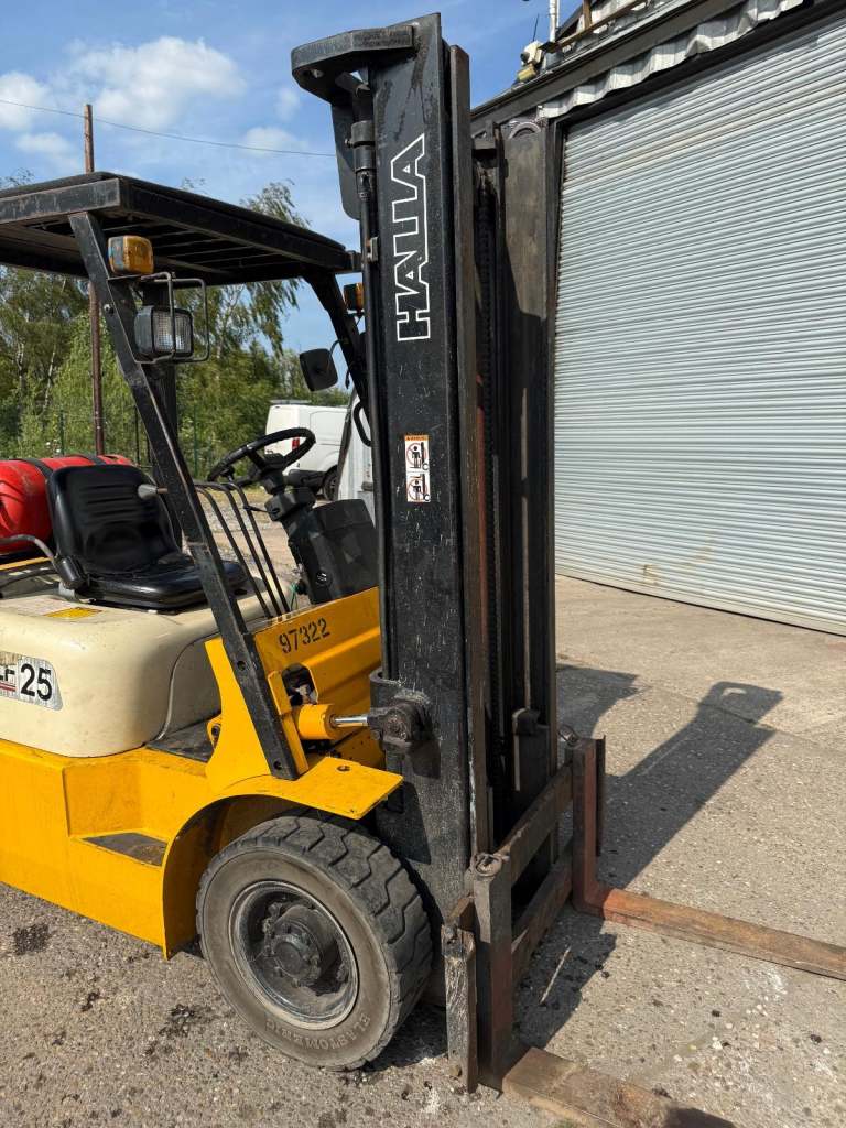 2017 REG HALLA GAS FORKLIFT TRUCK 2.5 TON