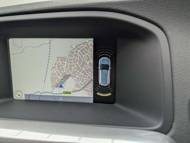 2017 Volvo V60 2.0 D3 R-Design Nav Estate 5dr Diesel Auto Euro 6 (s/s) (150 ps) PARK ASSIS ESTATE...