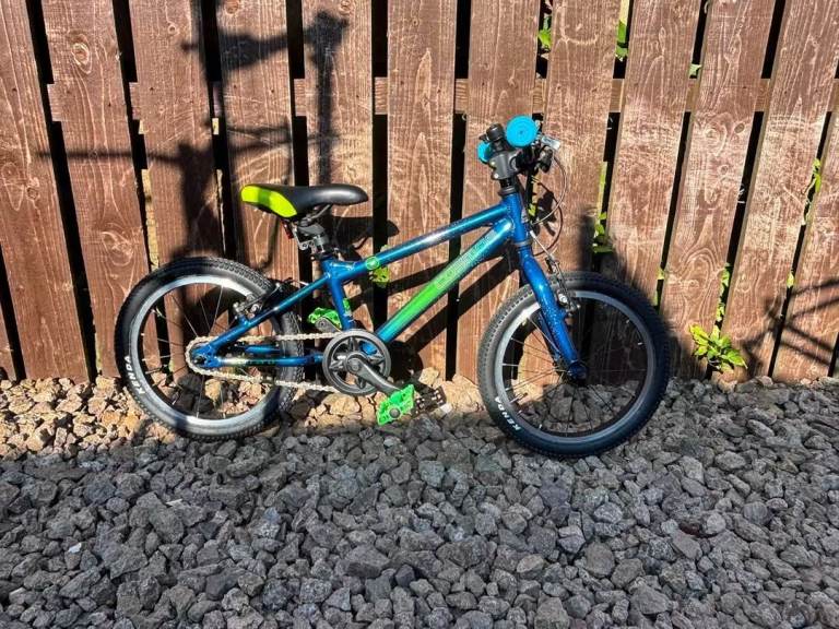 Carrera cosmos lightweight kids bike 16” wheels Suit ages 4-6 roughly