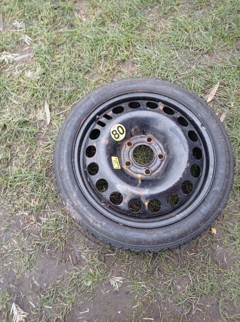 Space saving car tire