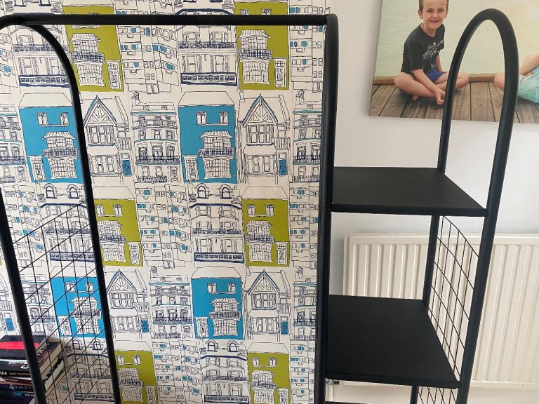 Sturdy standing wardrobe 