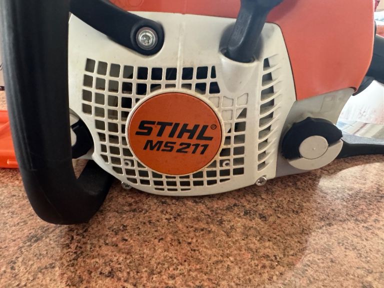 Stihl MS 211 Chainsaw NEW