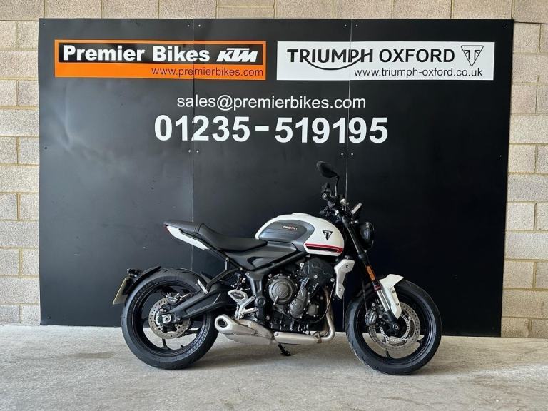 STUNNING ONE OWNER 2022/22 TRIUMPH TRIDENT 660 MOTORCYCLE