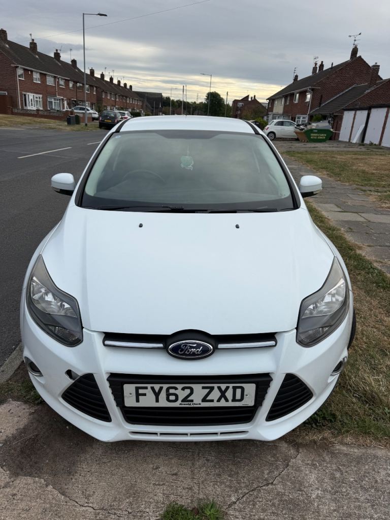 Ford, FOCUS, Hatchback, 2012, Manual, 1560 (cc), 5 doors