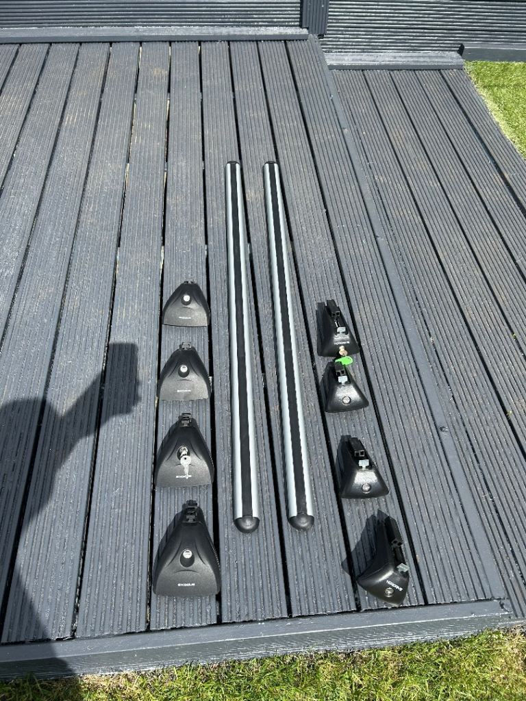 Roof bars and brackets