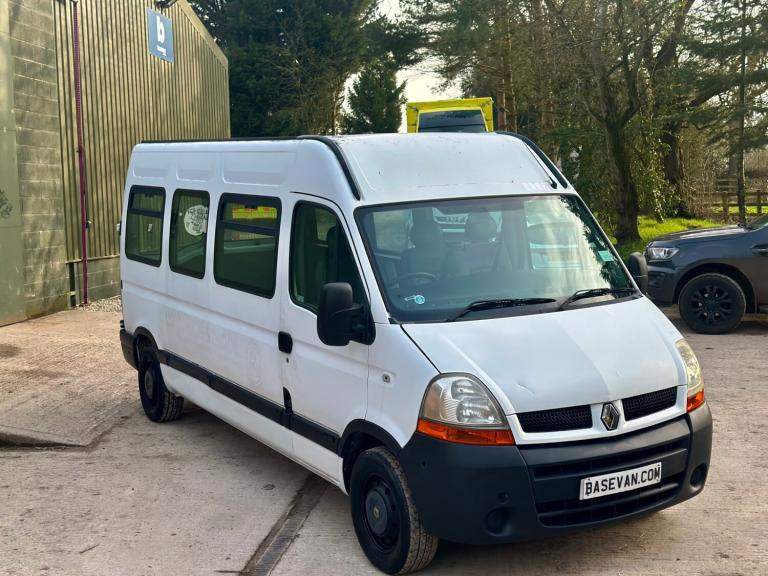 2005 Renault Master LM35dCi 100 Medium Roof Patient Transfer Bus NA Diesel Manual