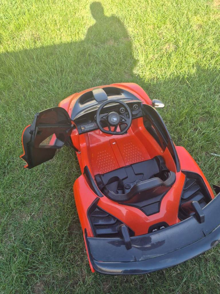 Ride on car with remote 