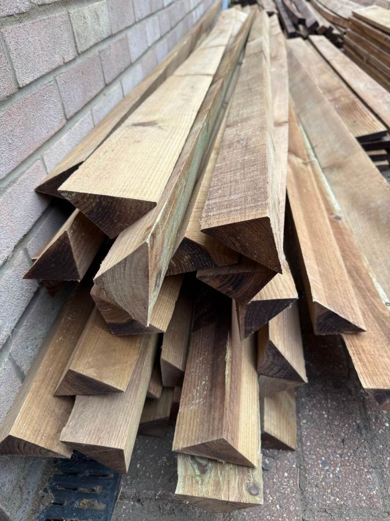 10 foot long (3 metre) Arris fence rails