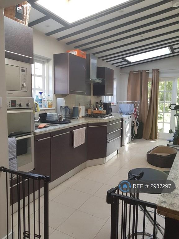 2 bedroom house in Rasper Road, London, N20 (2 bed) (#2987297)