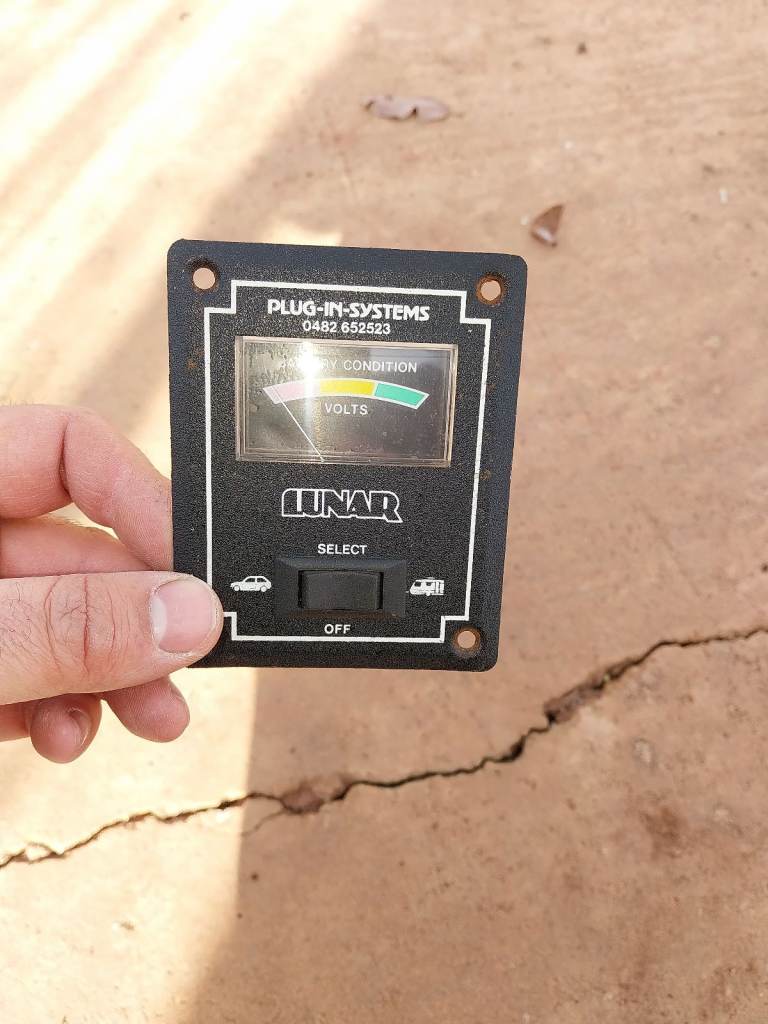 Lunar caravan battery gauge 