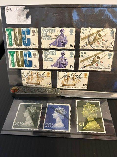 11 UK stamps from the 1970's