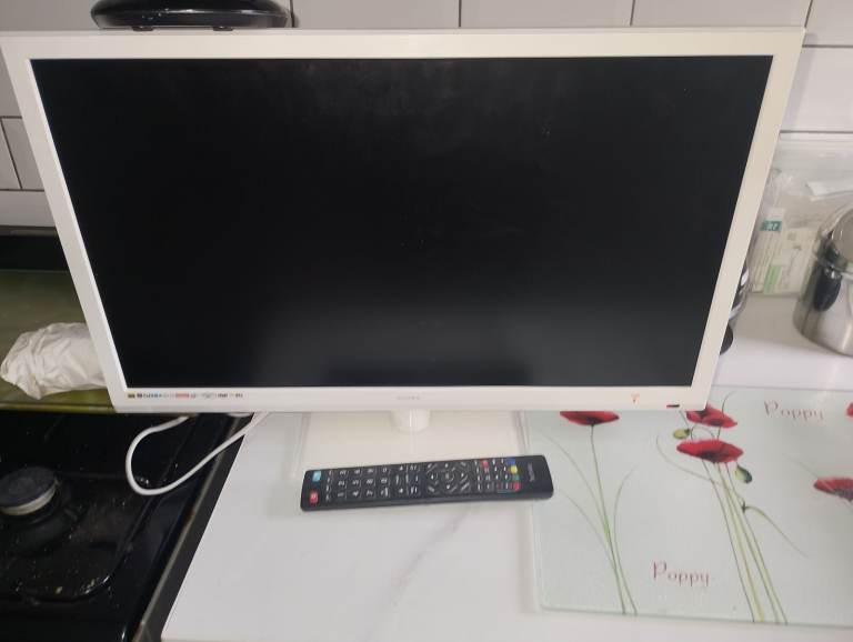 Technika White TV with Built-in DVD Player and Remote