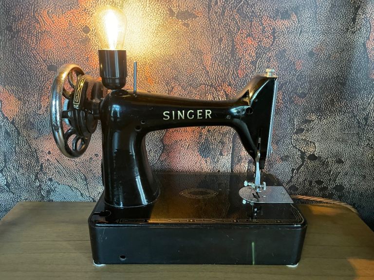 Singer Sewing Machine Retro Table Lamp 
