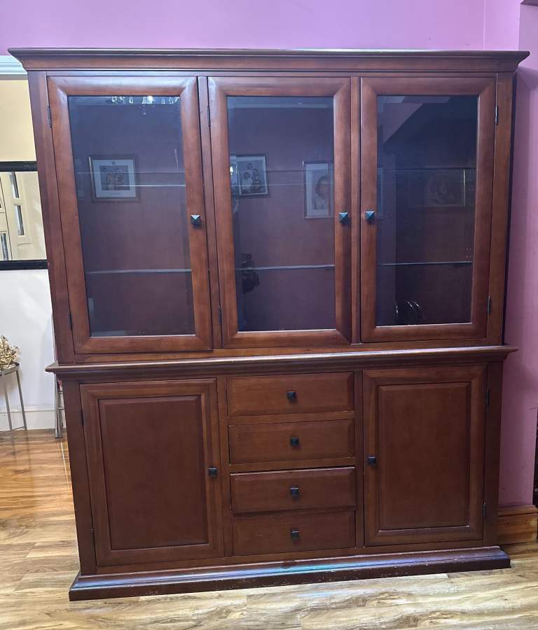 Showcase Cabinet