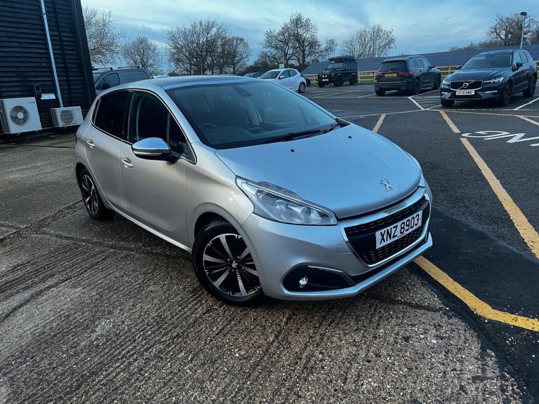 2018 Peugeot 208 1.2 PureTech Allure Premium 5dr [Start Stop] HATCHBACK PETROL Manual