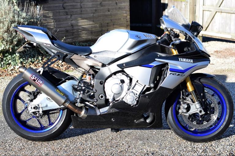 Yamaha R1M (9500 miles, £££s spent Seton Tuning) 2016 16 Reg *WITH VIDEO*