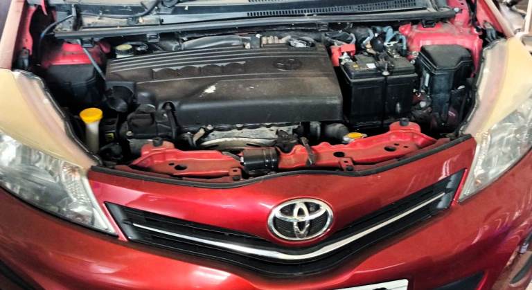 Toyota Yaris 13rg engine and gearbox for sale