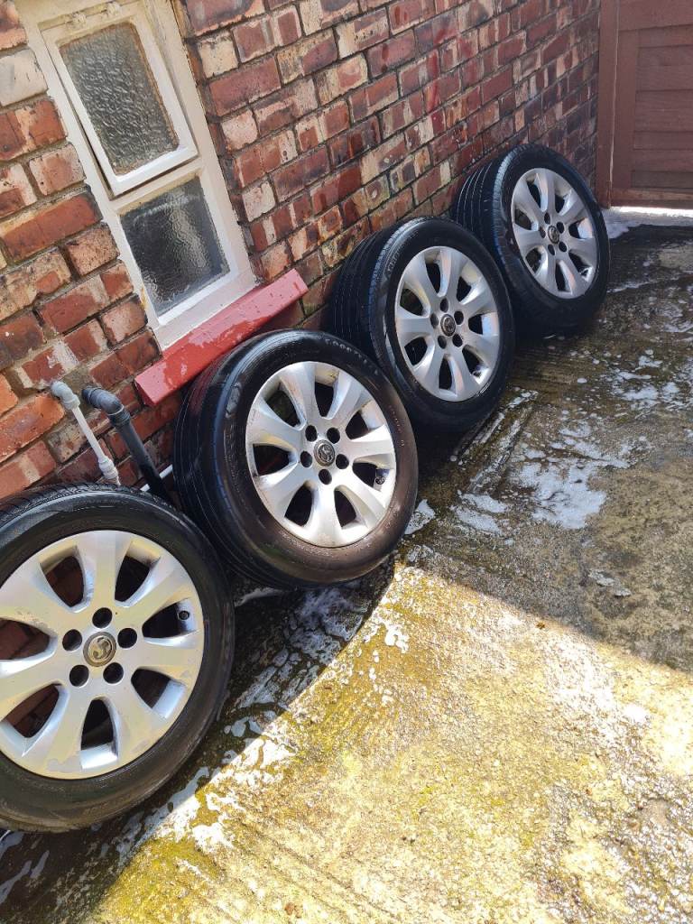 Vauxhall Insignia 17 inch wheels