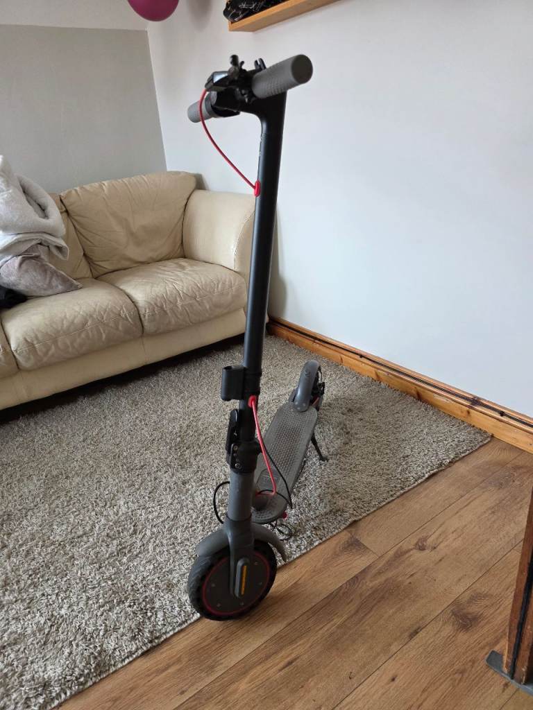 Clearing sale ! AOVO Pro foldable electric scooter - repair, NO BATTERY