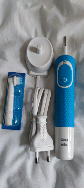 Braun Oral B Vitality Pro timer Electric Toothbrush. 3710