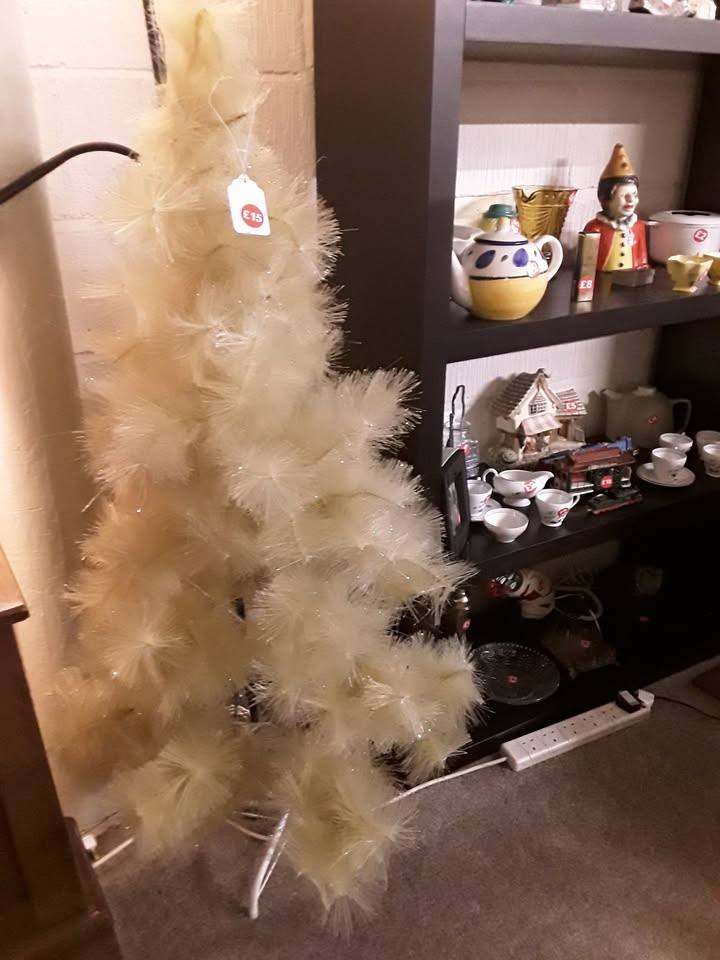 Fab vintage gold bushy 5ft Christmas tree Low Cost Moves 2nd Hand Furniture STALYBRIDGE SK15 3DN