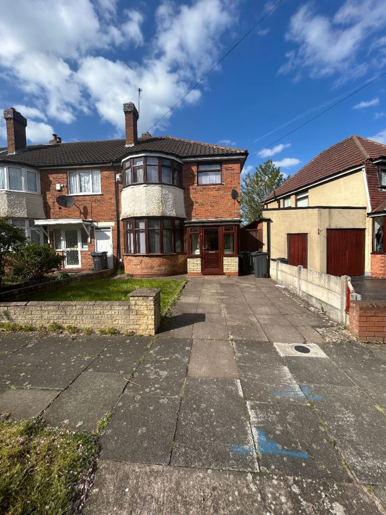 3 bedrooms house to rent 