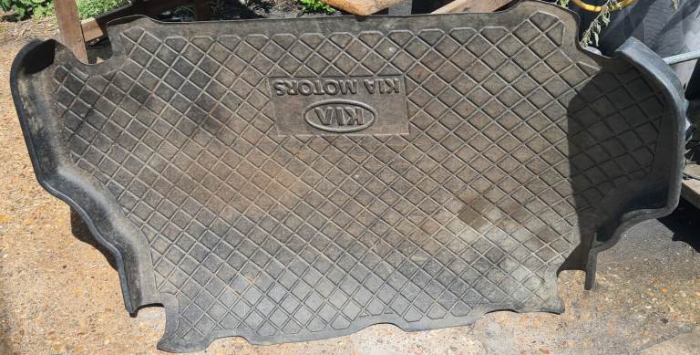Kia boot mat plastic 