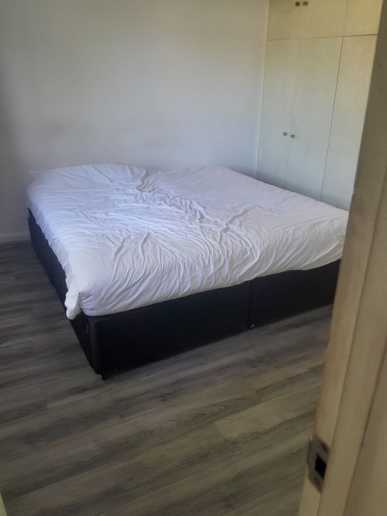 image for Double room with separate bathroom to let for single vegetarian person 