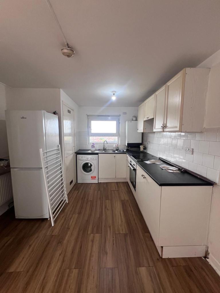 2 bedroom flat to rent In Dagenham RM108RQ
