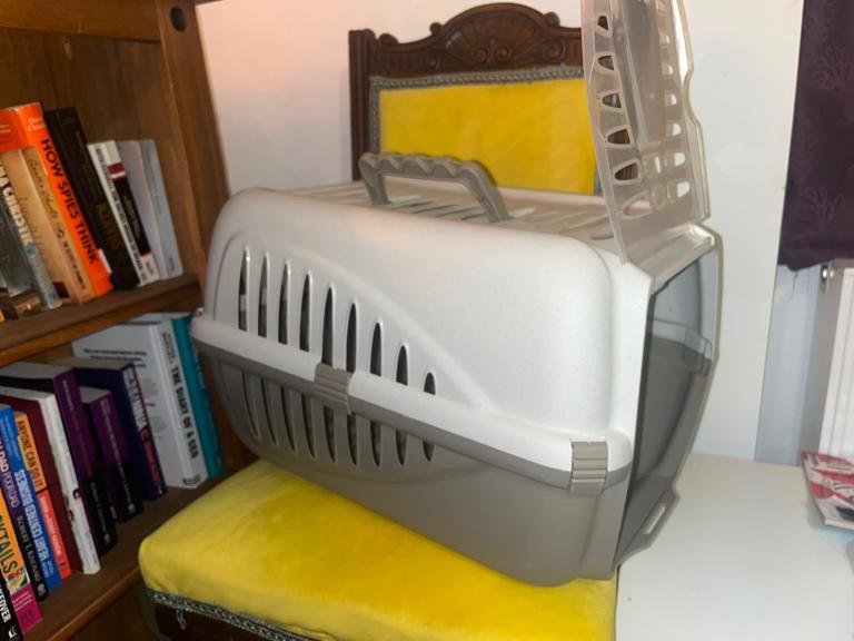 Cat carrier